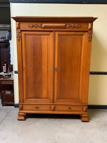 Antiker Jugendstil Kleiderschrank, Traumhaft - Lieferung möglich!