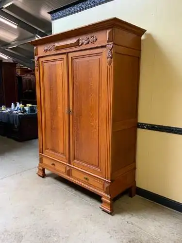 Antiker Jugendstil Kleiderschrank, Traumhaft - Lieferung möglich!