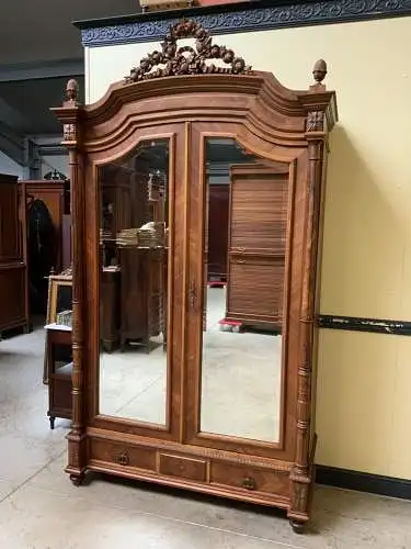 Antiker imposanter Jugendstil Kleiderschrank mit Wäschefach - Lieferung möglich!