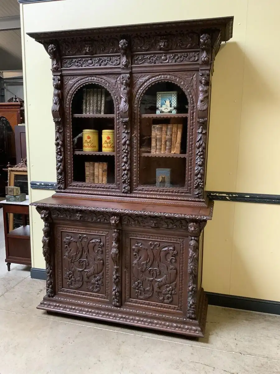 Antiker imposanter Neorenaissance Bücherschrank, Vitrine - Lieferung möglich! 1