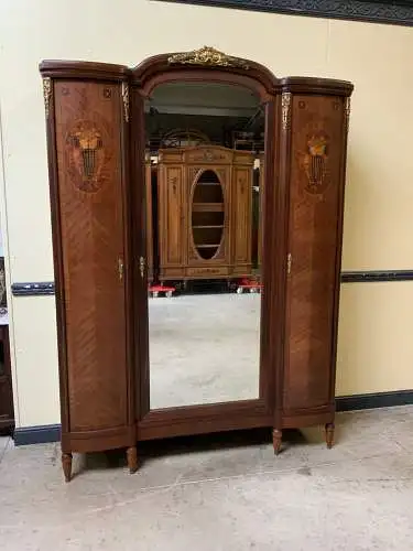 Antiker Jugendstil Geschirrschrank, Wäscheschrank  traumhaft- Lieferung möglich!