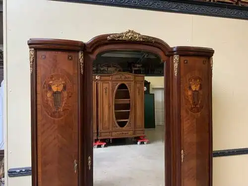 Antiker Jugendstil Geschirrschrank, Wäscheschrank  traumhaft- Lieferung möglich!