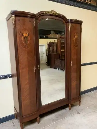 Antiker Jugendstil Geschirrschrank, Wäscheschrank  traumhaft- Lieferung möglich!