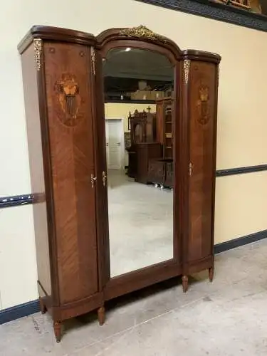 Antiker Jugendstil Geschirrschrank, Wäscheschrank  traumhaft- Lieferung möglich!