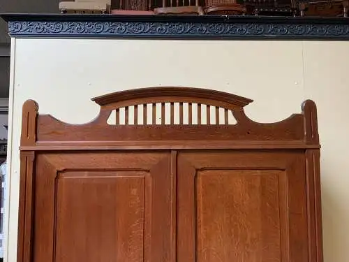 Antiker Jugendstil Kleiderschrank, Traumhaft - Lieferung möglich!