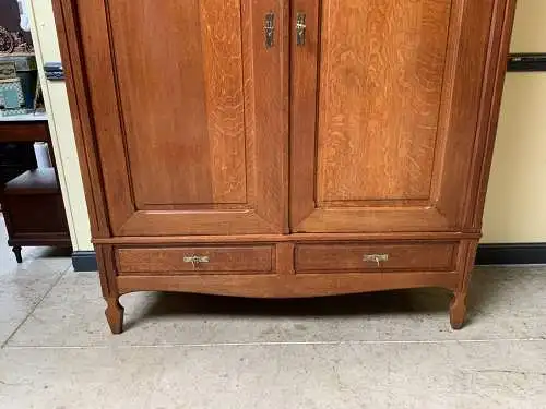 Antiker Jugendstil Kleiderschrank, Traumhaft - Lieferung möglich!