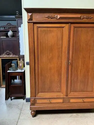 Antiker Jugendstil Kleiderschrank, Traumhaft - Lieferung möglich!