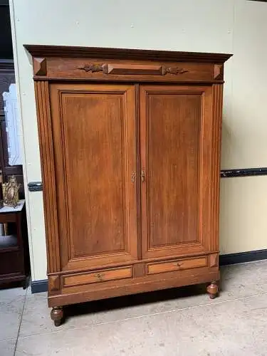 Antiker Jugendstil Kleiderschrank, Traumhaft - Lieferung möglich!