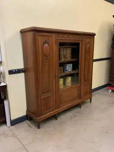 Antiker Jugendstil Nußbaum Bücherschrank, Vitrine -  Lieferung möglich!