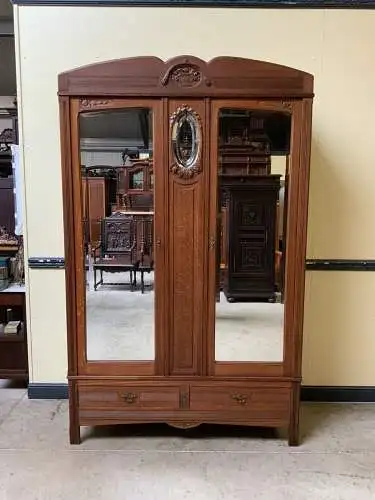 Antiker Jugendstil Kleiderschrank - Traumhaft -  Lieferung möglich!