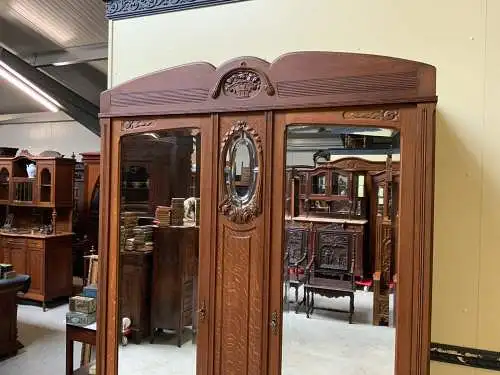 Antiker Jugendstil Kleiderschrank - Traumhaft -  Lieferung möglich!