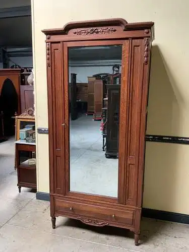 Antiker Jugendstil Kleiderschrank mit Wäschefach,  traumhaft  Lieferung möglich!