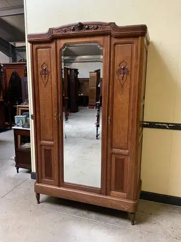 Antiker Jugendstil Kleiderschrank mit Wäschefach,  traumhaft  Lieferung möglich!