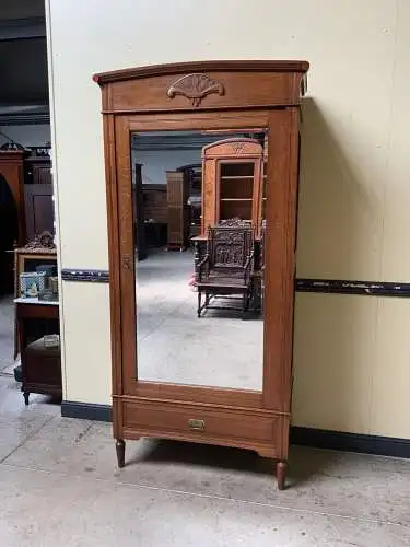 Antiker Jugendstil Wäscheschrank, -   Lieferung möglich!