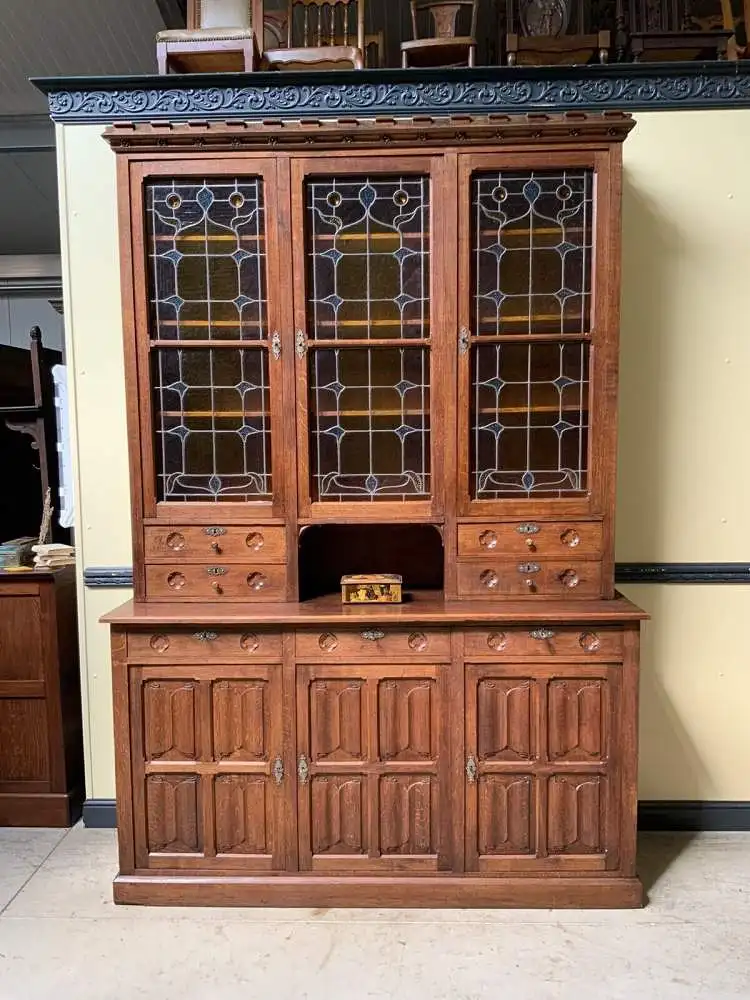 Antiker imposanter Neogotischer Prunk Bücherschrank, Vitrine- Lieferung möglich! 0