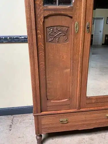 Antiker Jugendstil Wäscheschrank, - Traumhaft schön -   Lieferung möglich!