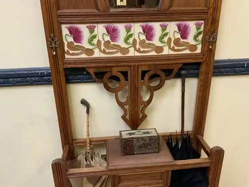 Antike Jugendstil Garderobe mit Jugendstil Fliesen, - Lieferung möglich!