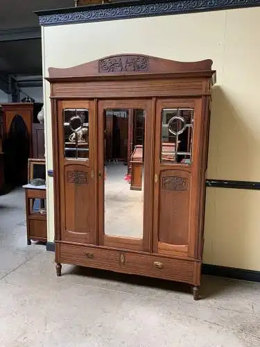 Antiker Jugendstil Kleiderschrank - Traumhaft -  Lieferung möglich!