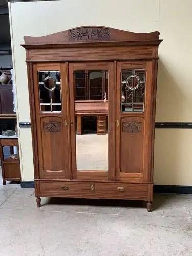 Antiker Jugendstil Kleiderschrank - Traumhaft -  Lieferung möglich!