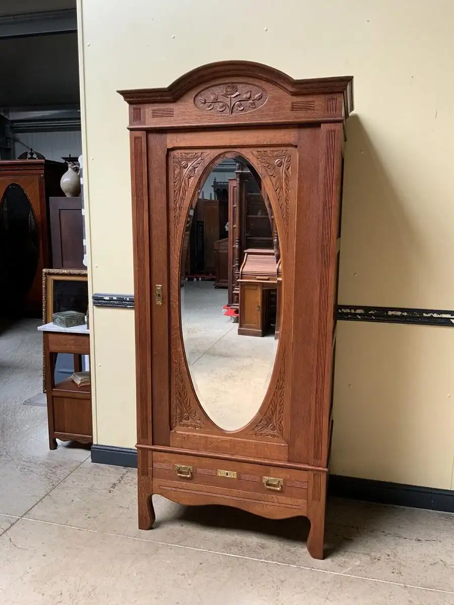 Antiker Jugendstil Wäscheschrank, -   Lieferung möglich! 0