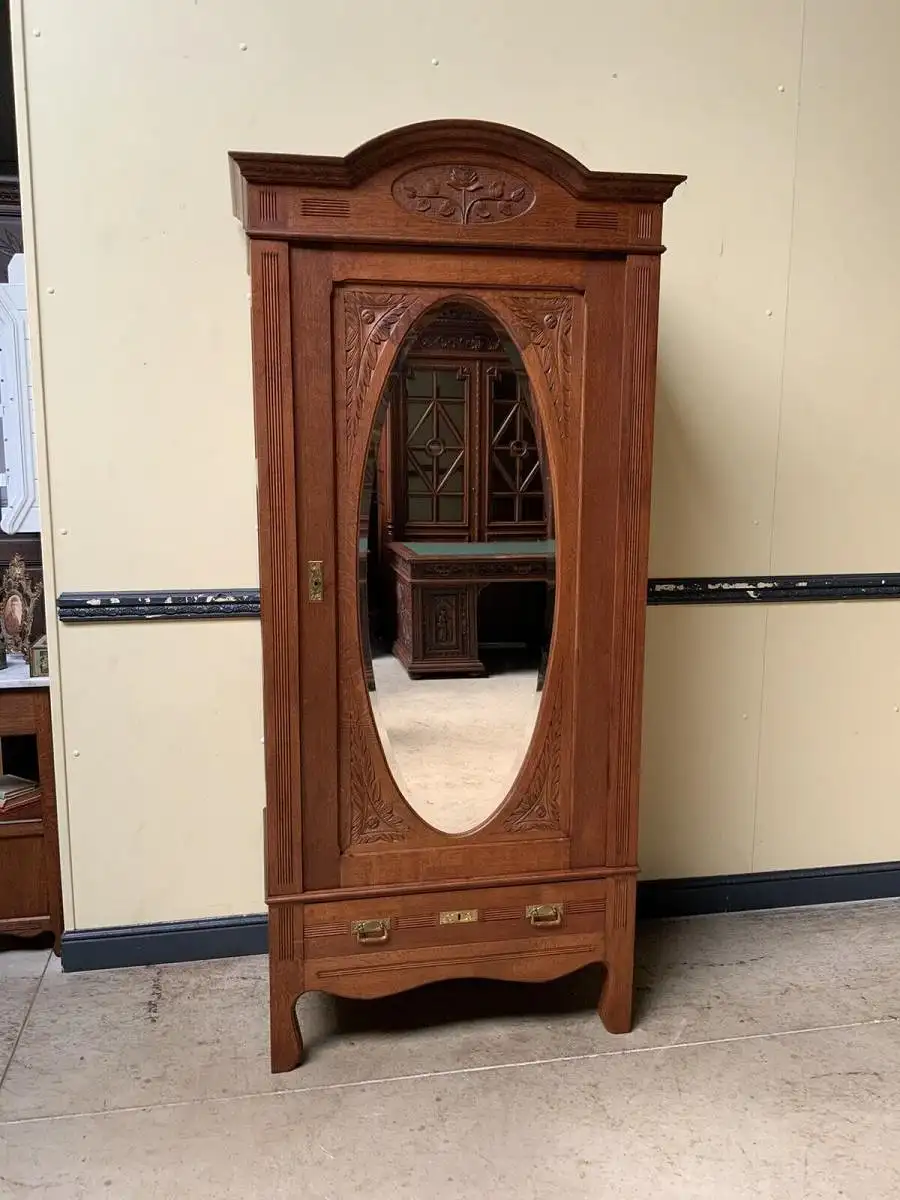 Antiker Jugendstil Wäscheschrank, -   Lieferung möglich! 1