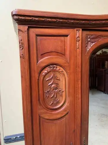 Antiker Jugendstil Geschirrschrank, Wäscheschrank, - Lieferung möglich!