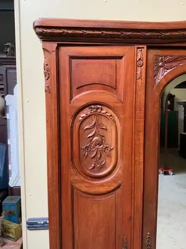 Antiker Jugendstil Geschirrschrank, Wäscheschrank, - Lieferung möglich!