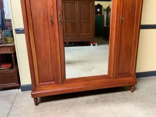 Antiker Jugendstil Geschirrschrank, Wäscheschrank, - Lieferung möglich!