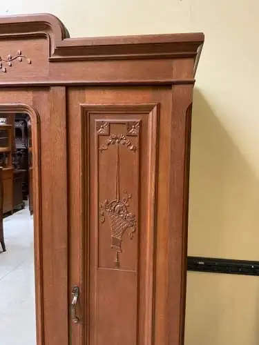 Antiker Jugendstil Kleiderschrank - Traumhaft schön - Lieferung möglich!