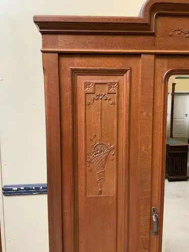 Antiker Jugendstil Kleiderschrank - Traumhaft schön - Lieferung möglich!