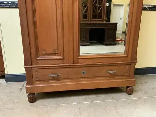 Antiker Jugendstil Wäscheschrank, Kleiderschrank -  Lieferung möglich!