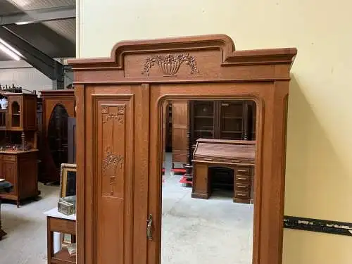 Antiker Jugendstil Wäscheschrank, Kleiderschrank -  Lieferung möglich!