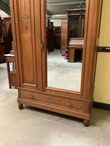 Antiker Jugendstil Wäscheschrank, Kleiderschrank -  Lieferung möglich!