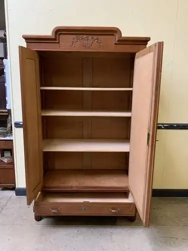 Antiker Jugendstil Wäscheschrank, Kleiderschrank -  Lieferung möglich!