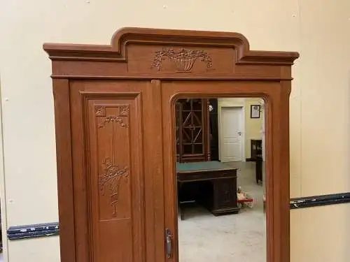 Antiker Jugendstil Wäscheschrank, Kleiderschrank -  Lieferung möglich!