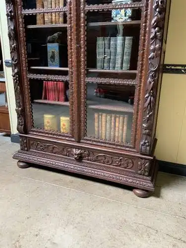 Antiker imposanter Neorenaissance Bücherschrank, Vitrine - Lieferung möglich!