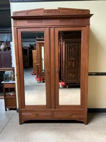 Antiker Jugendstil Kleiderschrank mit Wäschefächer -  Lieferung möglich!