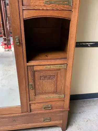 Antiker Jugendstil Kleiderschrank, Wäscheschrank,  traumhaft  Lieferung möglich!