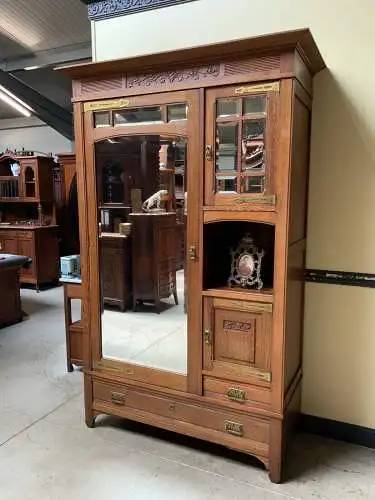 Antiker Jugendstil Kleiderschrank, Wäscheschrank,  traumhaft  Lieferung möglich!