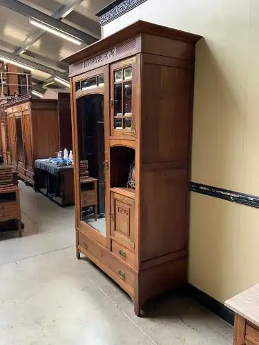 Antiker Jugendstil Kleiderschrank, Wäscheschrank,  traumhaft  Lieferung möglich!