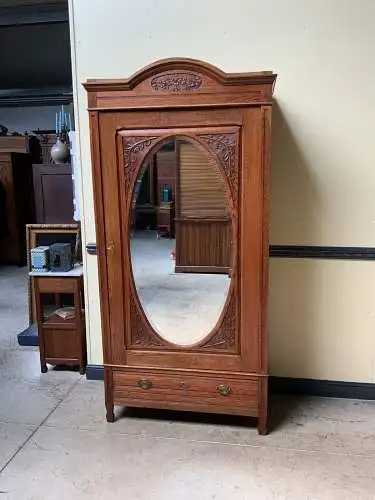 Antiker Jugendstil Wäscheschrank, -   Lieferung möglich!