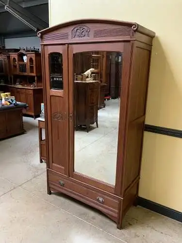 Antiker Jugendstil Wäscheschrank, Kleiderschrank -  Lieferung möglich!