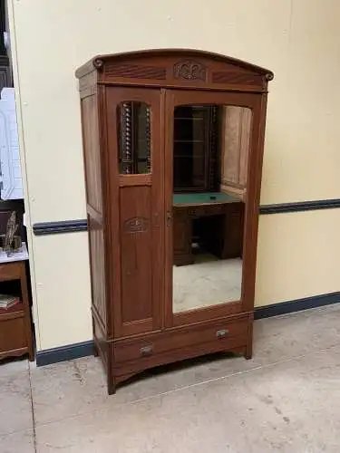 Antiker Jugendstil Wäscheschrank, Kleiderschrank -  Lieferung möglich!