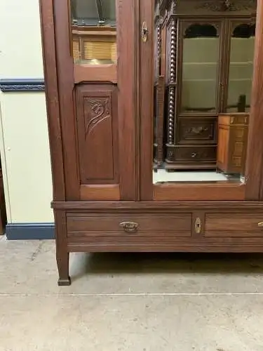 Antiker Jugendstil Kleiderschrank - Traumhaft -  Lieferung möglich!