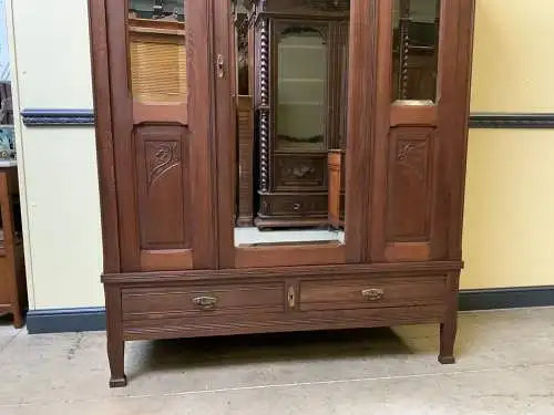 Antiker Jugendstil Kleiderschrank - Traumhaft -  Lieferung möglich!