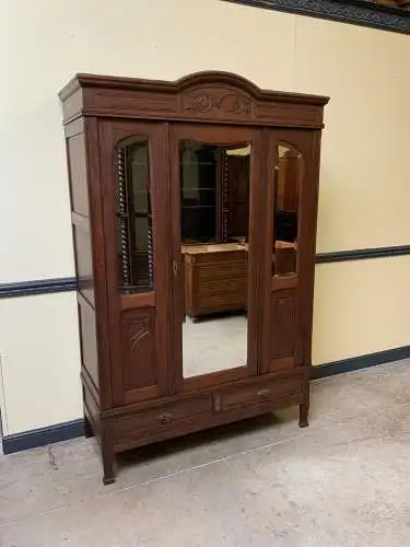 Antiker Jugendstil Kleiderschrank - Traumhaft -  Lieferung möglich!