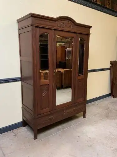 Antiker Jugendstil Kleiderschrank - Traumhaft -  Lieferung möglich!