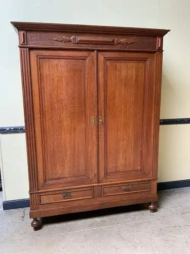 Antiker Jugendstil Kleiderschrank, Traumhaft - Lieferung möglich!