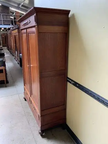 Antiker Jugendstil Kleiderschrank, Traumhaft - Lieferung möglich!