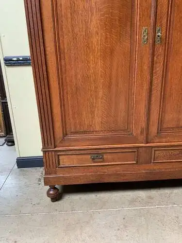 Antiker Jugendstil Kleiderschrank, Traumhaft - Lieferung möglich!